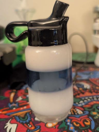 Preview pic of Empire water bottle puffco top