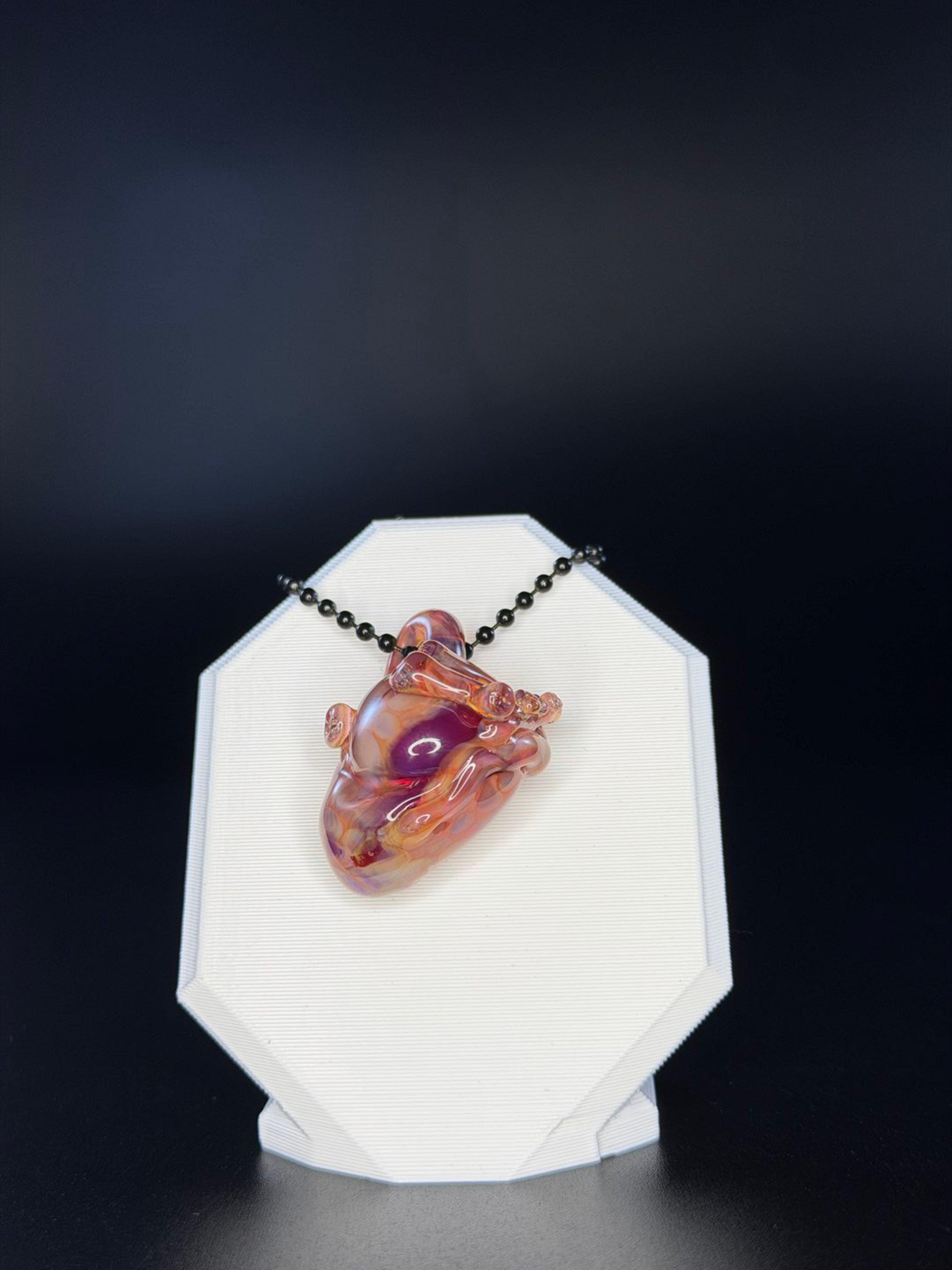 Anatomical heart pendant image 0