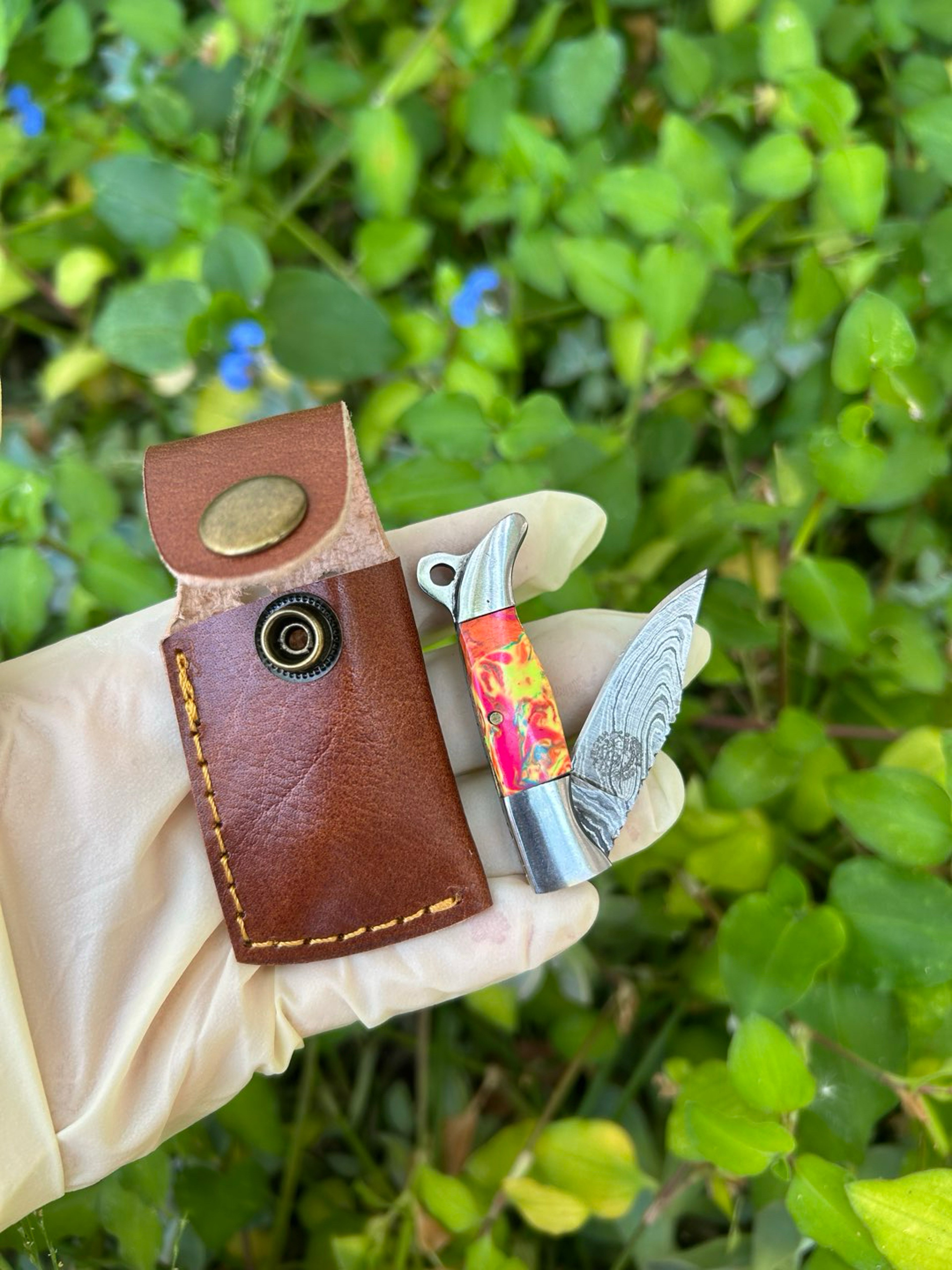 Preview pic of Damascus foldable mini knife dab tool❗️