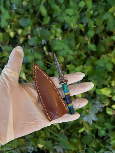 Preview pic of Damascus mini dagger dab tool ‼️