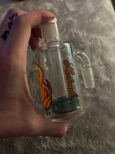 Preview pic of *MEDICALI* 14mm 4 Hole Puck Ash Catcher 🔥🔥