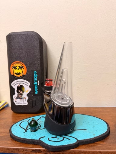 Preview pic of Original Puffco Peak OG with Upgraded Glass and Carb Cap. Needs new atomizer. Read Description