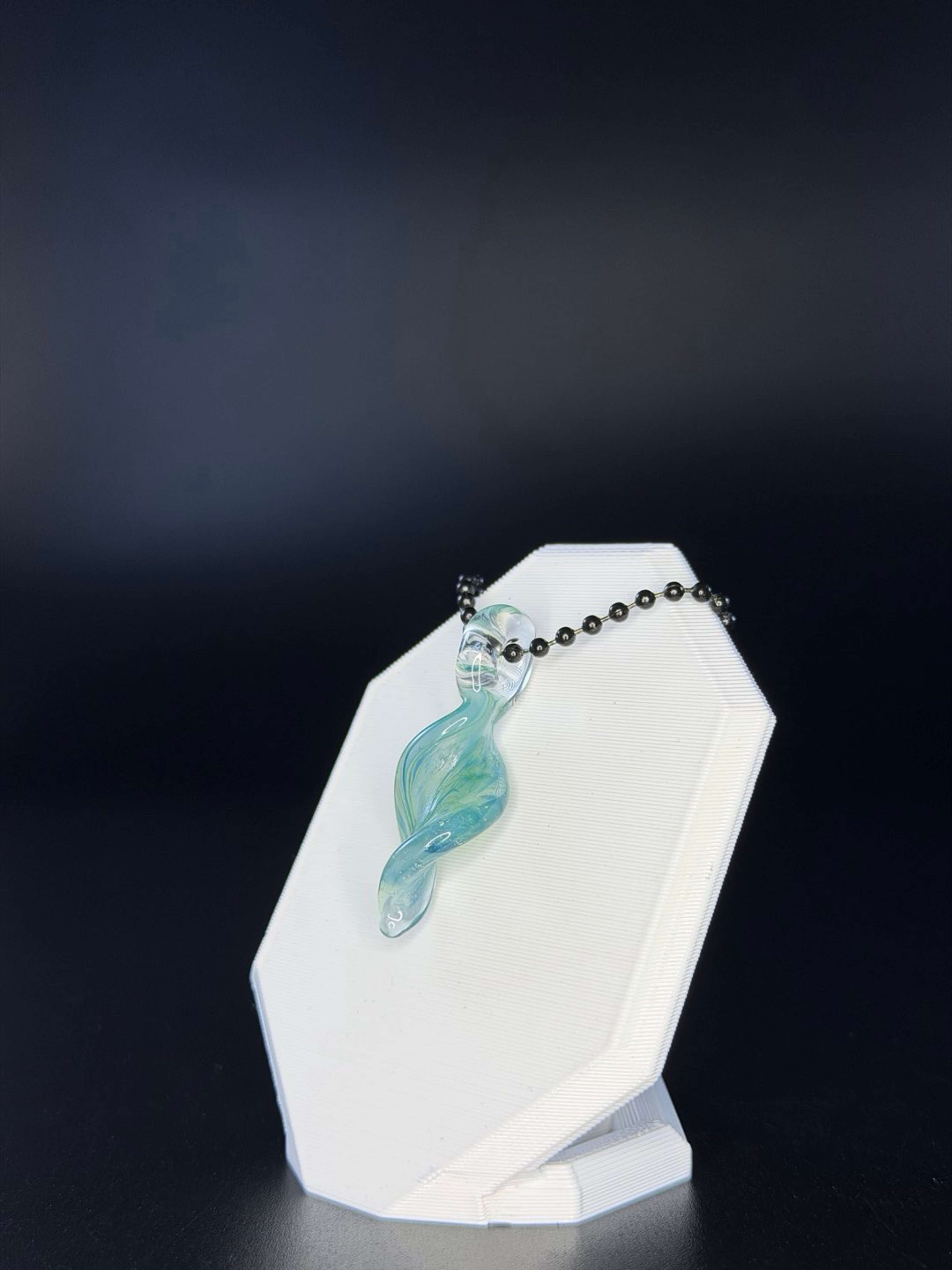 Blue twisty pendant image 0