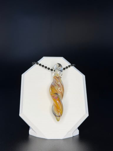 Preview pic of Abstract twisty pendant