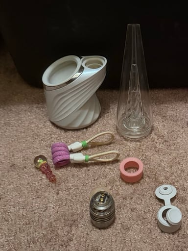 Preview pic of Puffco peak pro w/accesories