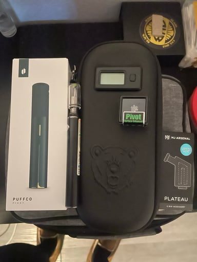 Preview pic of Puffco pivot pine bundle