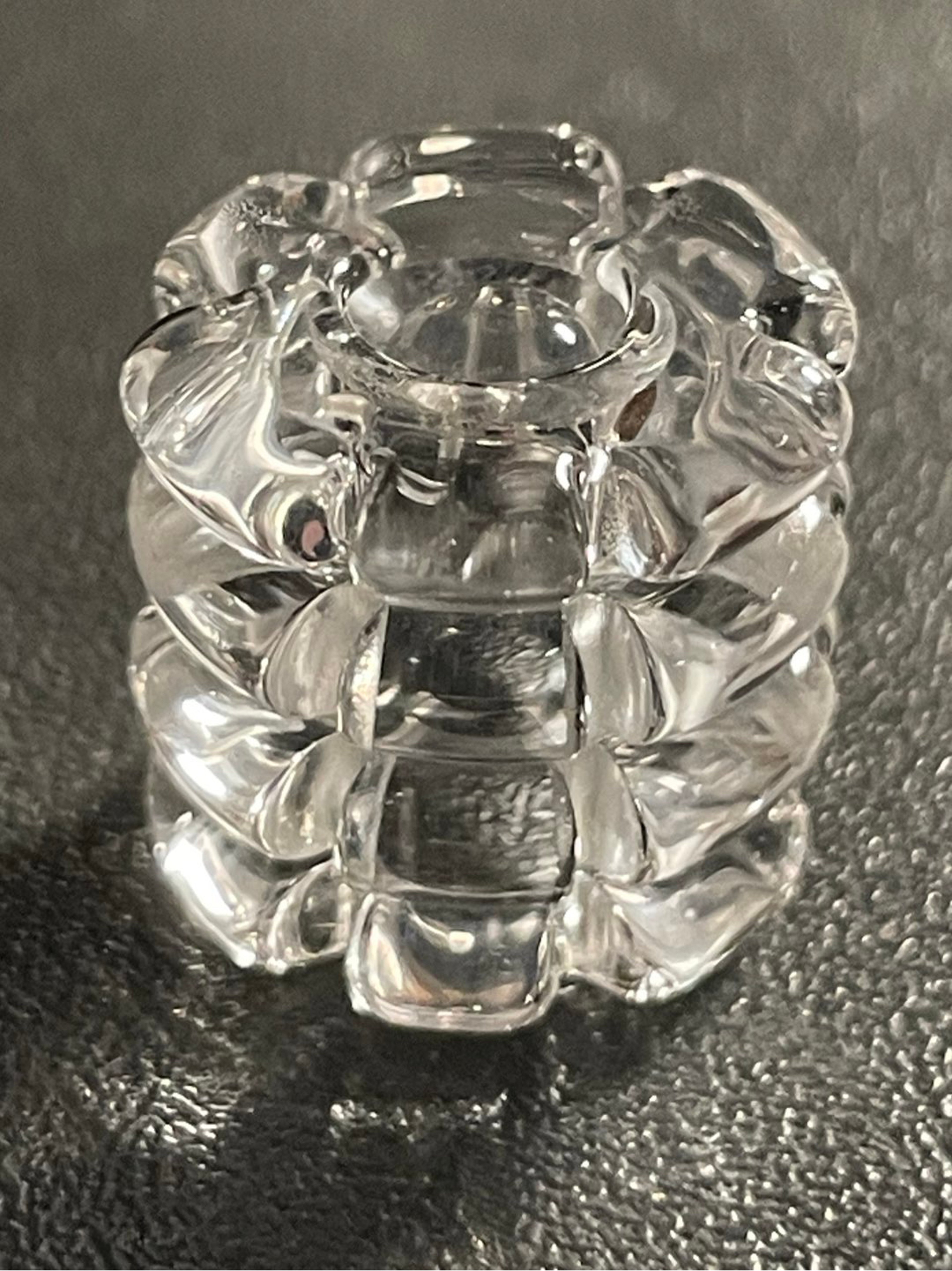 Preview pic of Diamond knot with quartz pearl stuck in middle to prevent overall loss during dab.