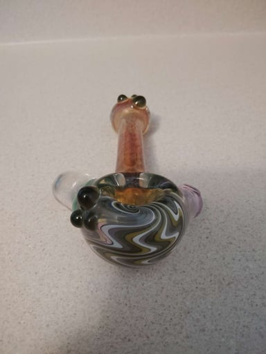 Preview pic of Hot Wheels spoon pipe