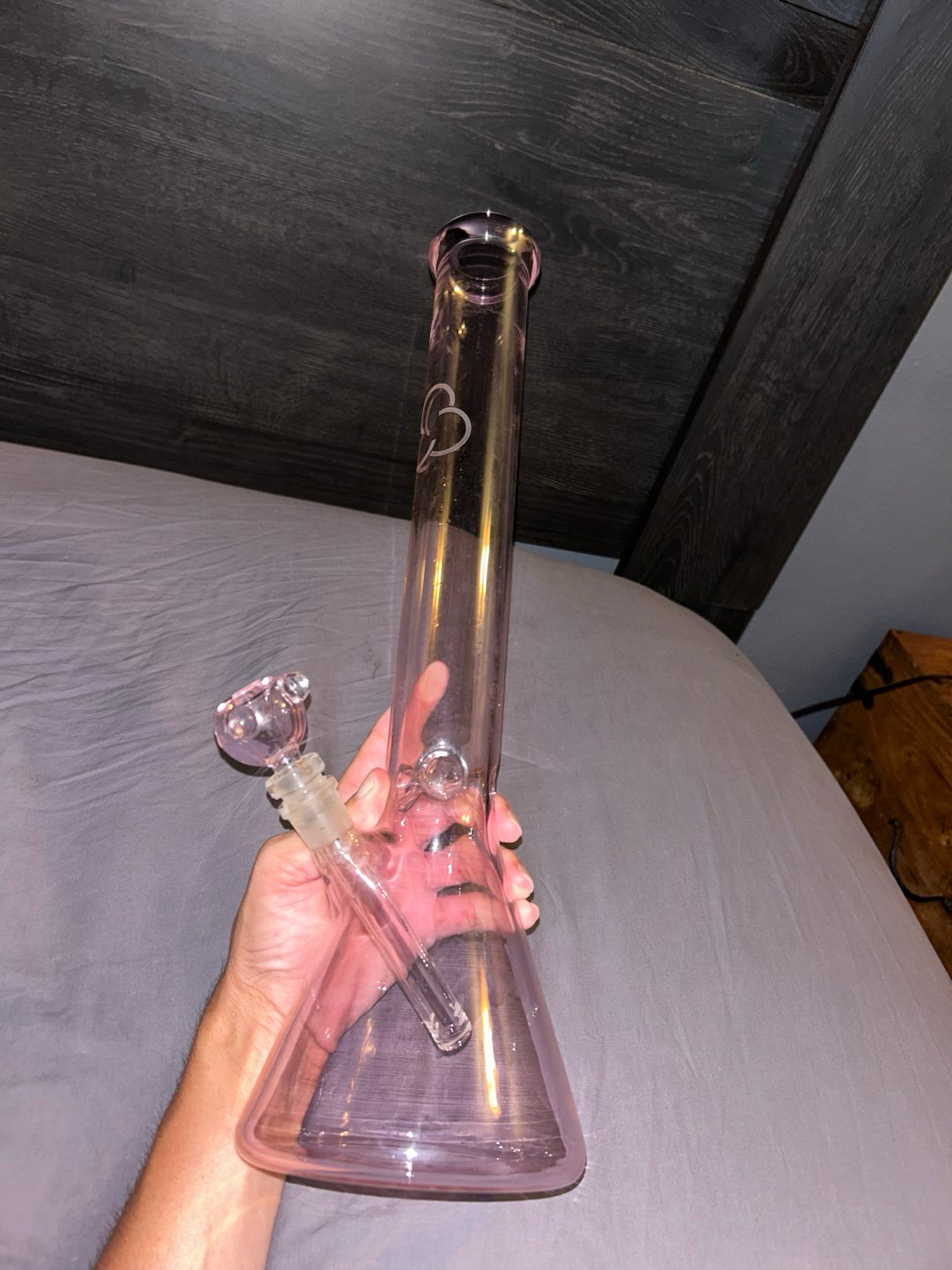 Preview pic of 14mm pink bong and bowl