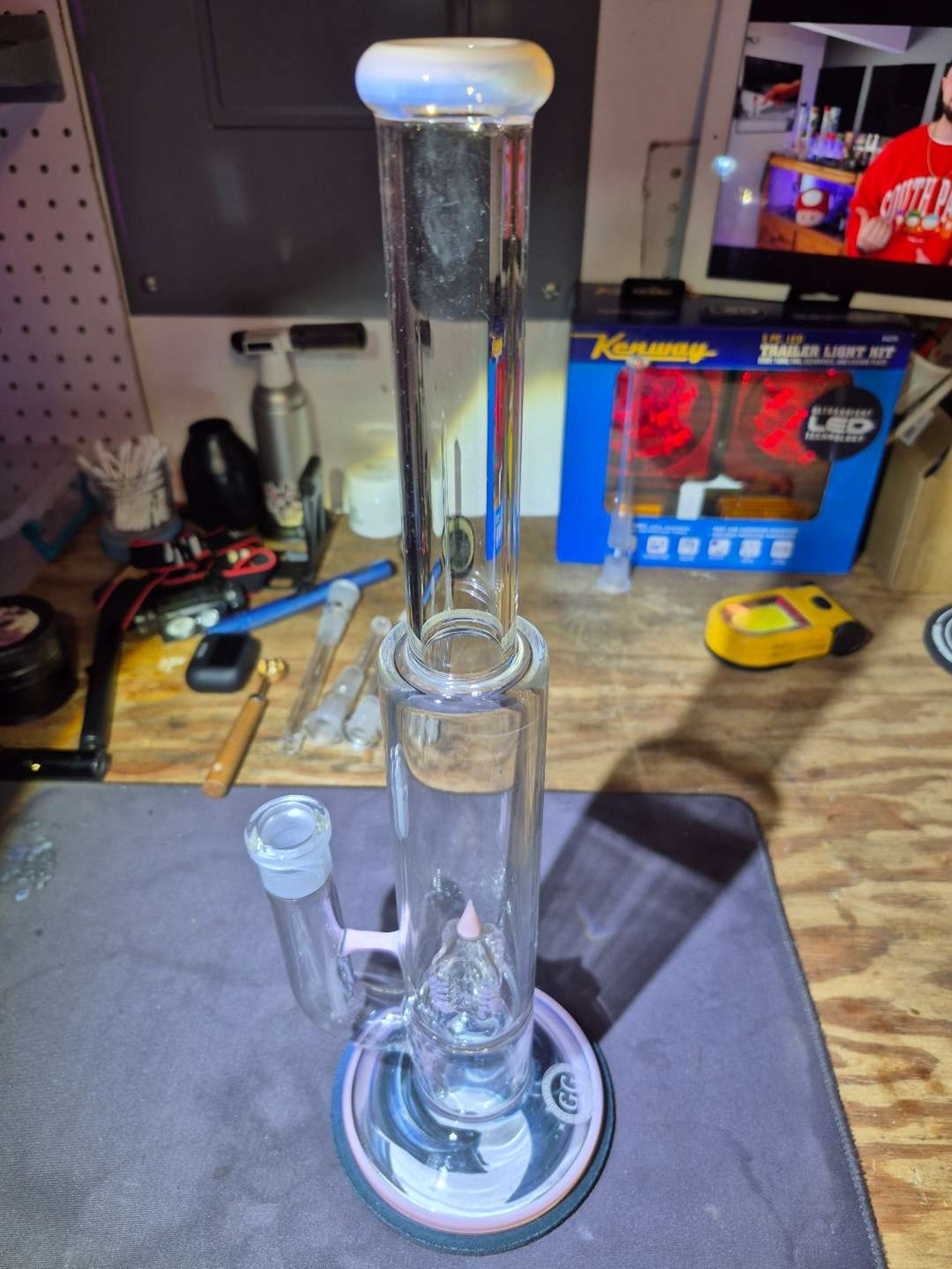 Preview pic of INVERTED 4 bong