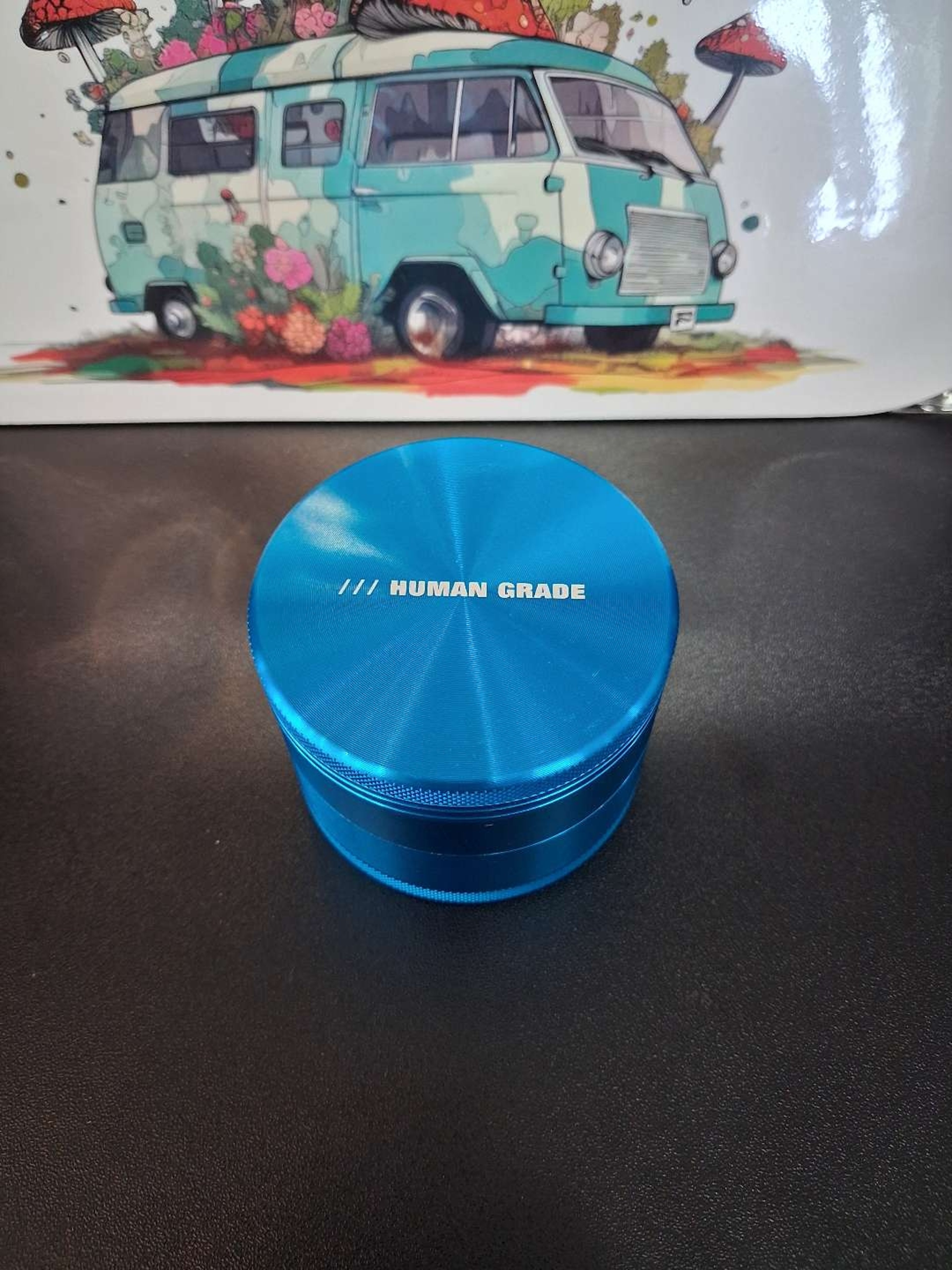 Preview pic of 1-2.5" human grade grinder 4pc model 1B
