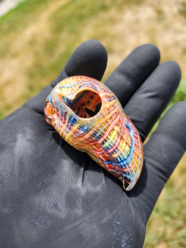 Preview pic of BURTONI x CHARISMA GLASS BIRD HEAD PENDANT