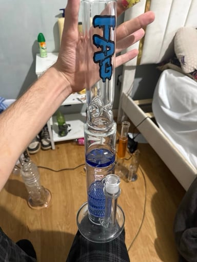 Preview pic of Huge ass bongs