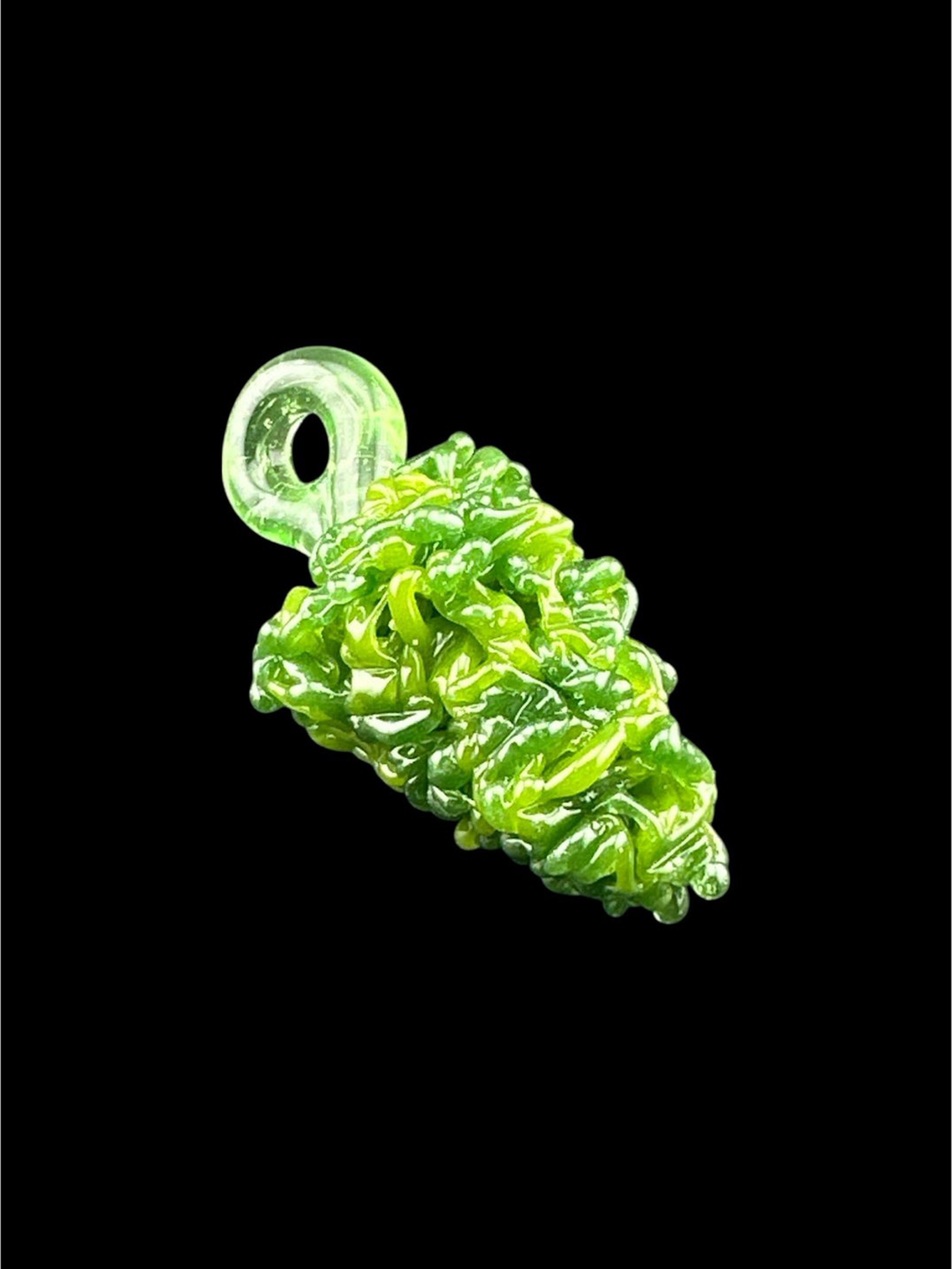 Preview pic of BRAND NEW GREEN NUG PENDANT