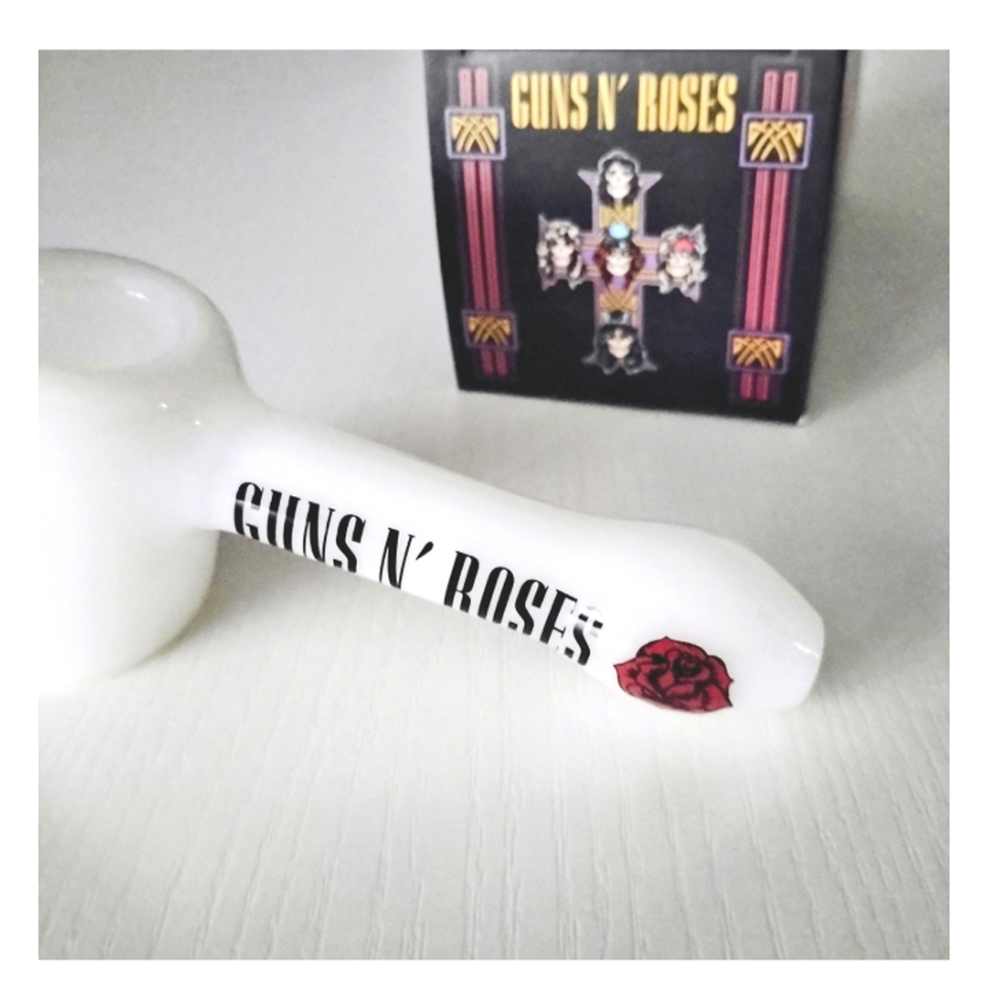 Preview pic of Guns N' Roses White Glass Hammer 5"