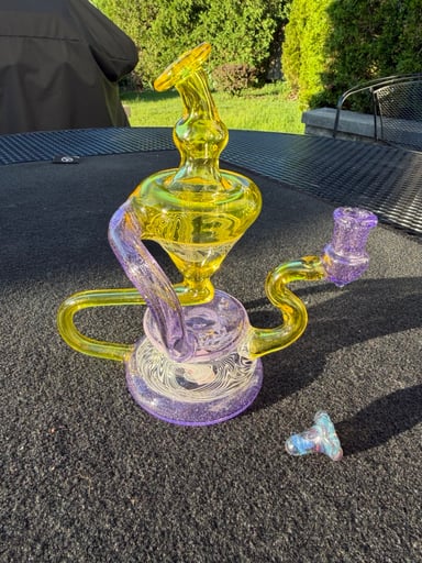 Preview pic of Emperial Glass Candy Recycler Rig