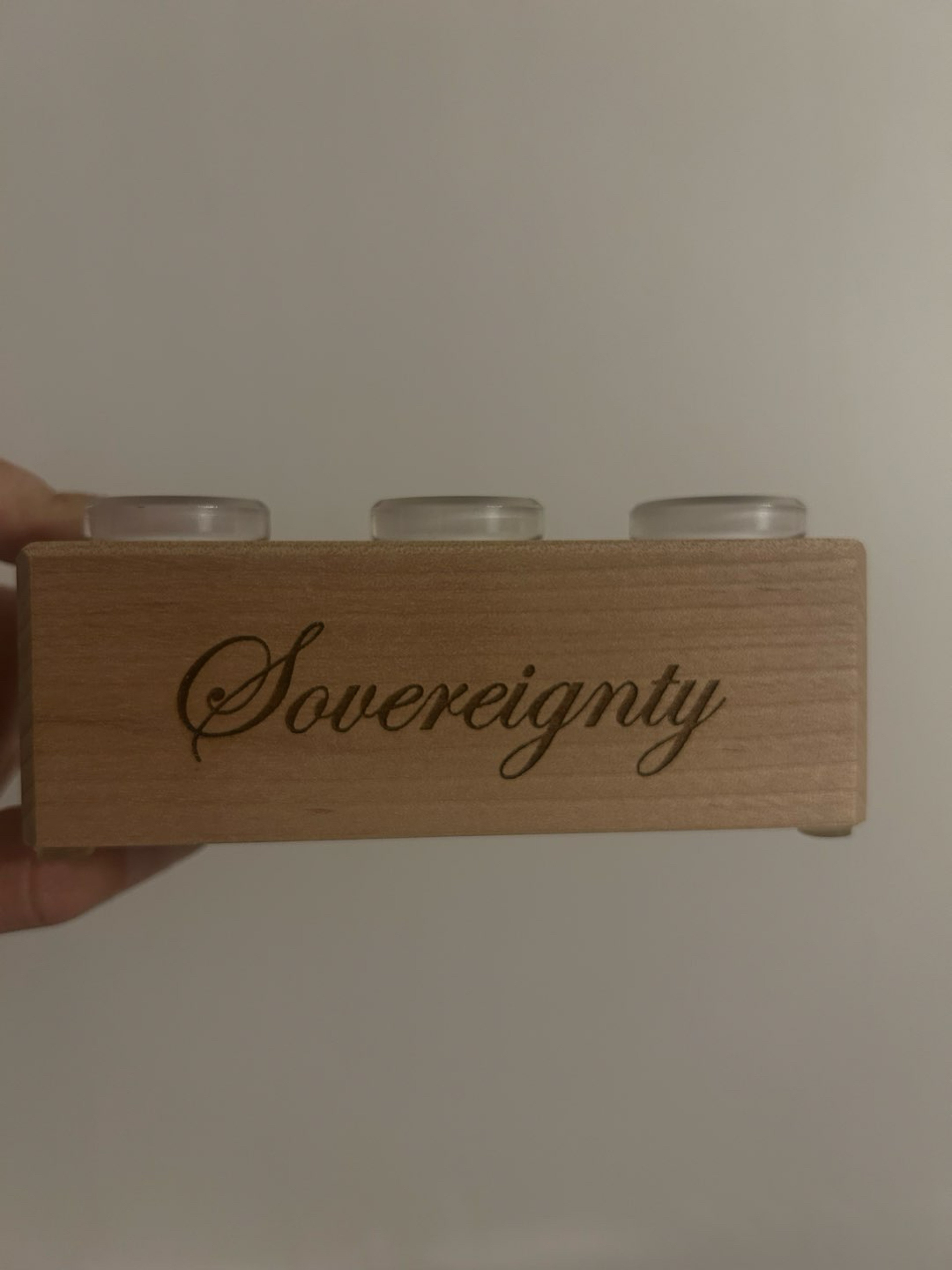 Sovereignty slide stand image 0