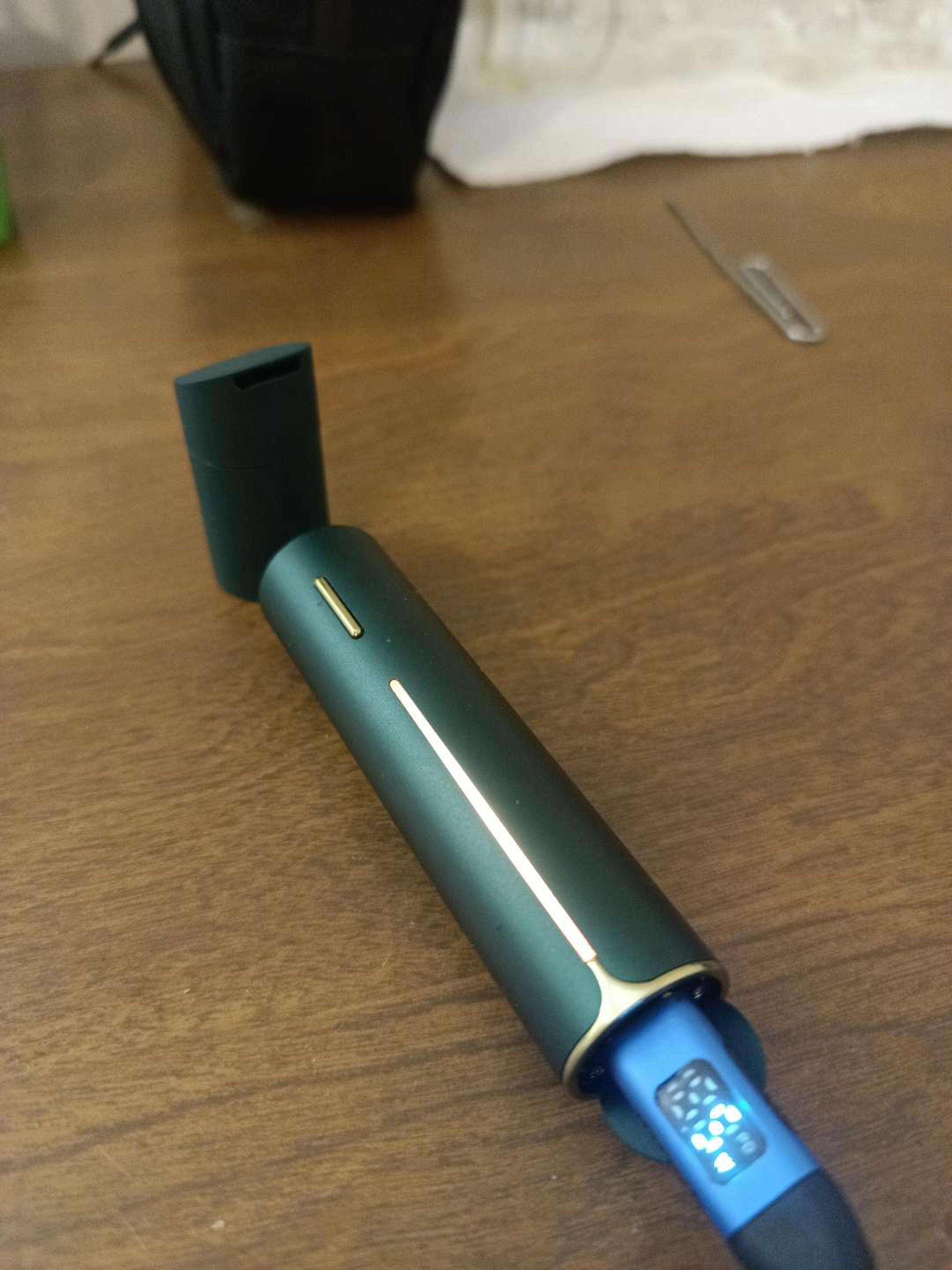 Preview pic of Puffco Pivot
