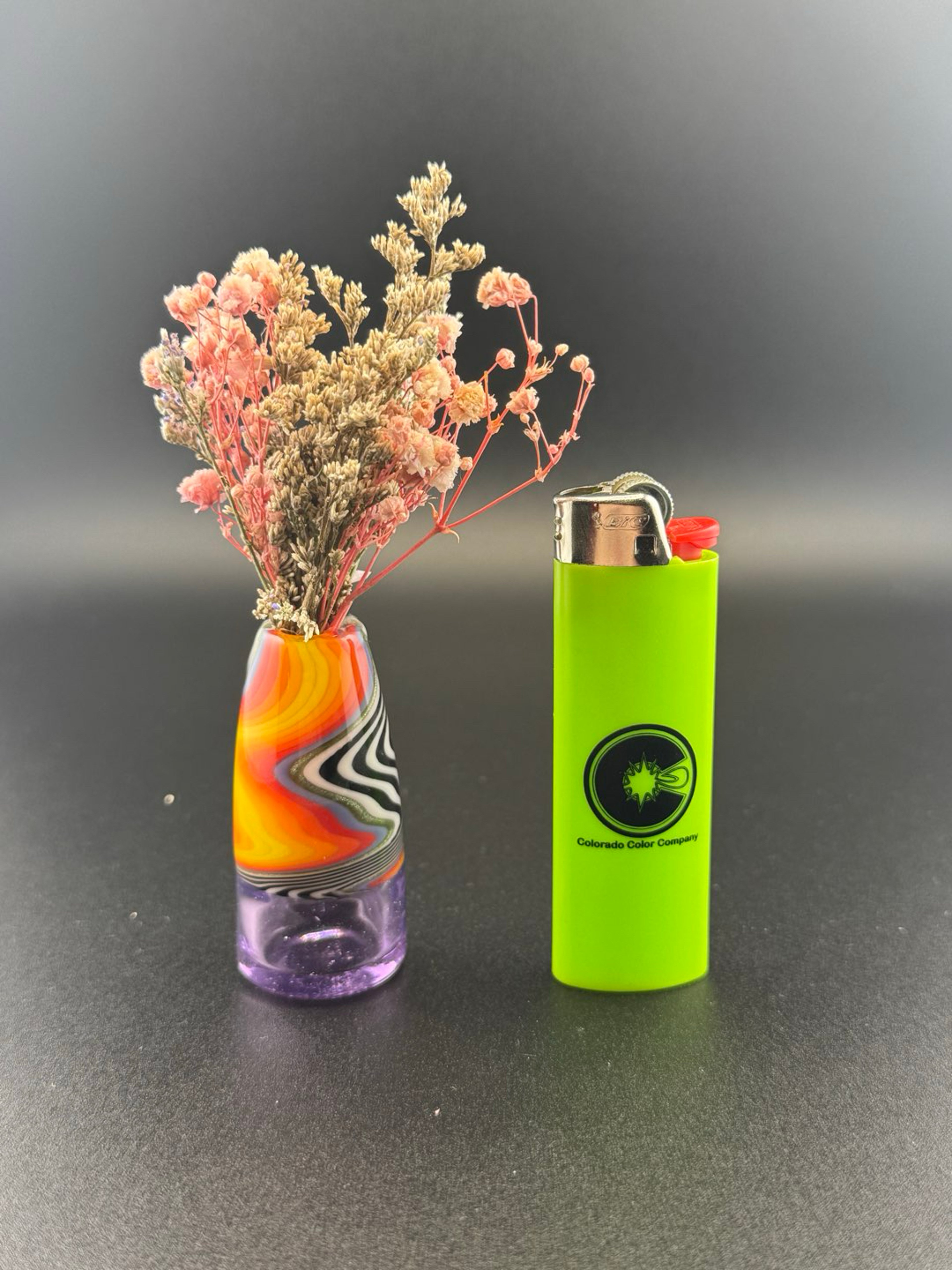 Preview pic of Wig wag and purple mini vase