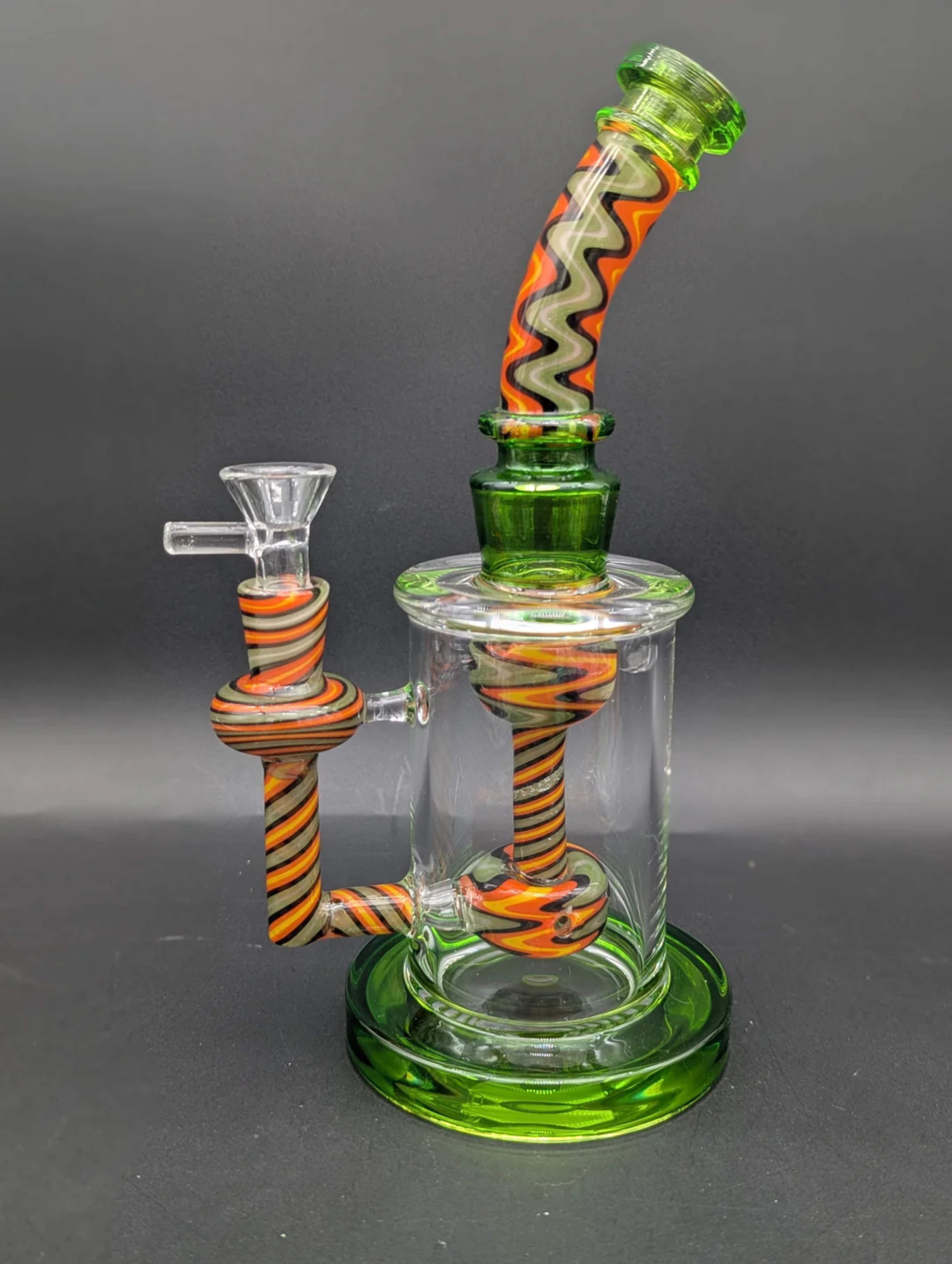 Preview pic of 10" WORKED GLASS INCYCLER BONG