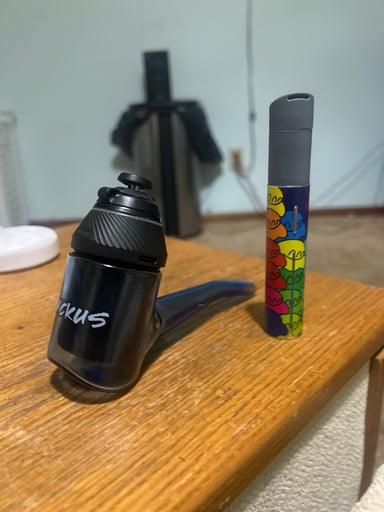 Preview pic of Puffco proxy and puffco pivot bundle with wizard attachment