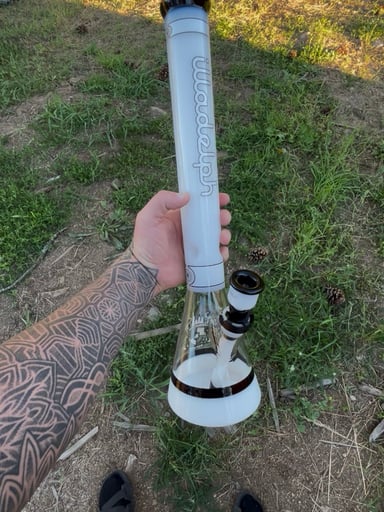 Preview pic of Brand new Illadelph- signature beaker- white and black