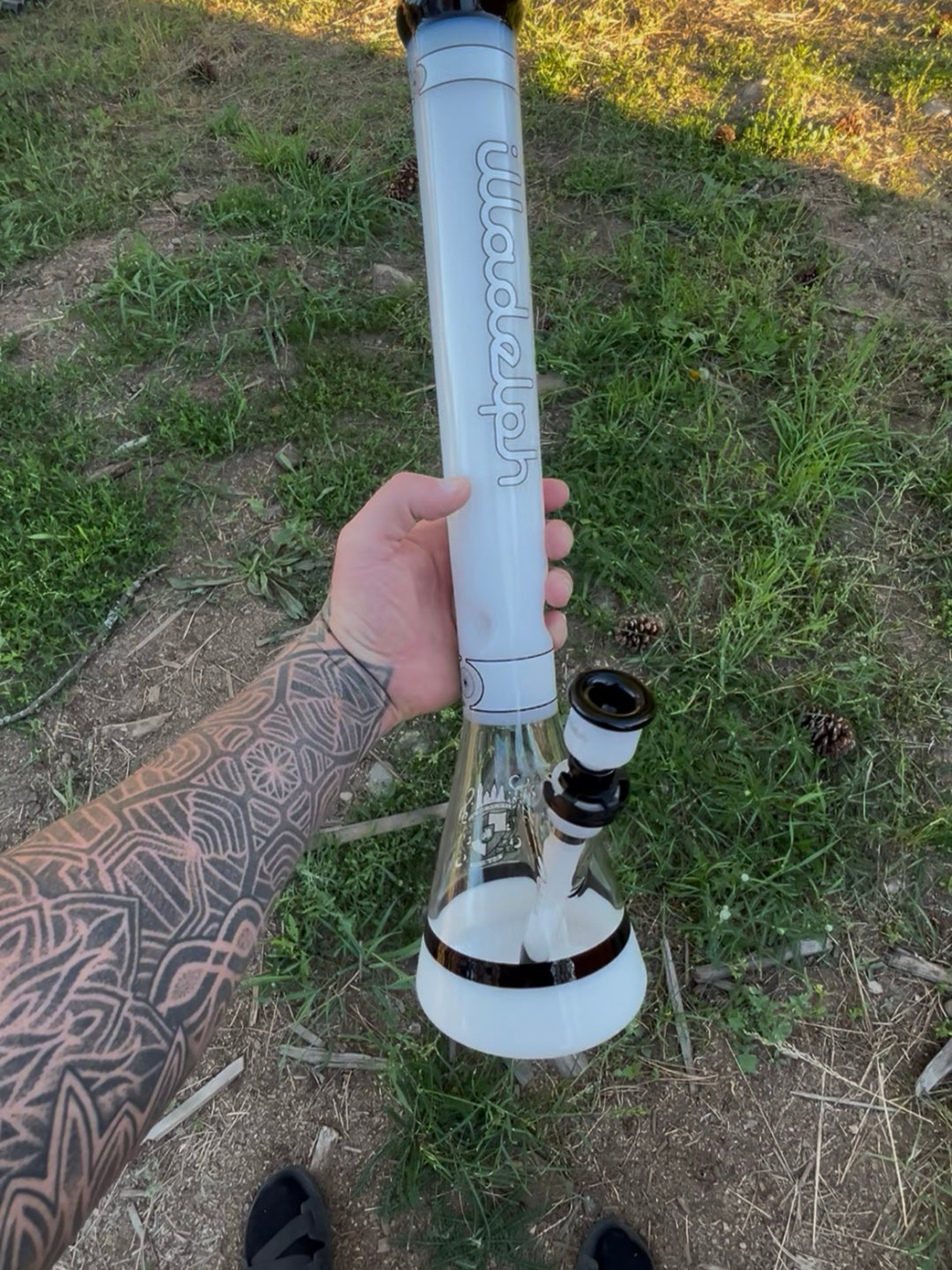Preview pic of Brand new Illadelph- signature beaker- white and black