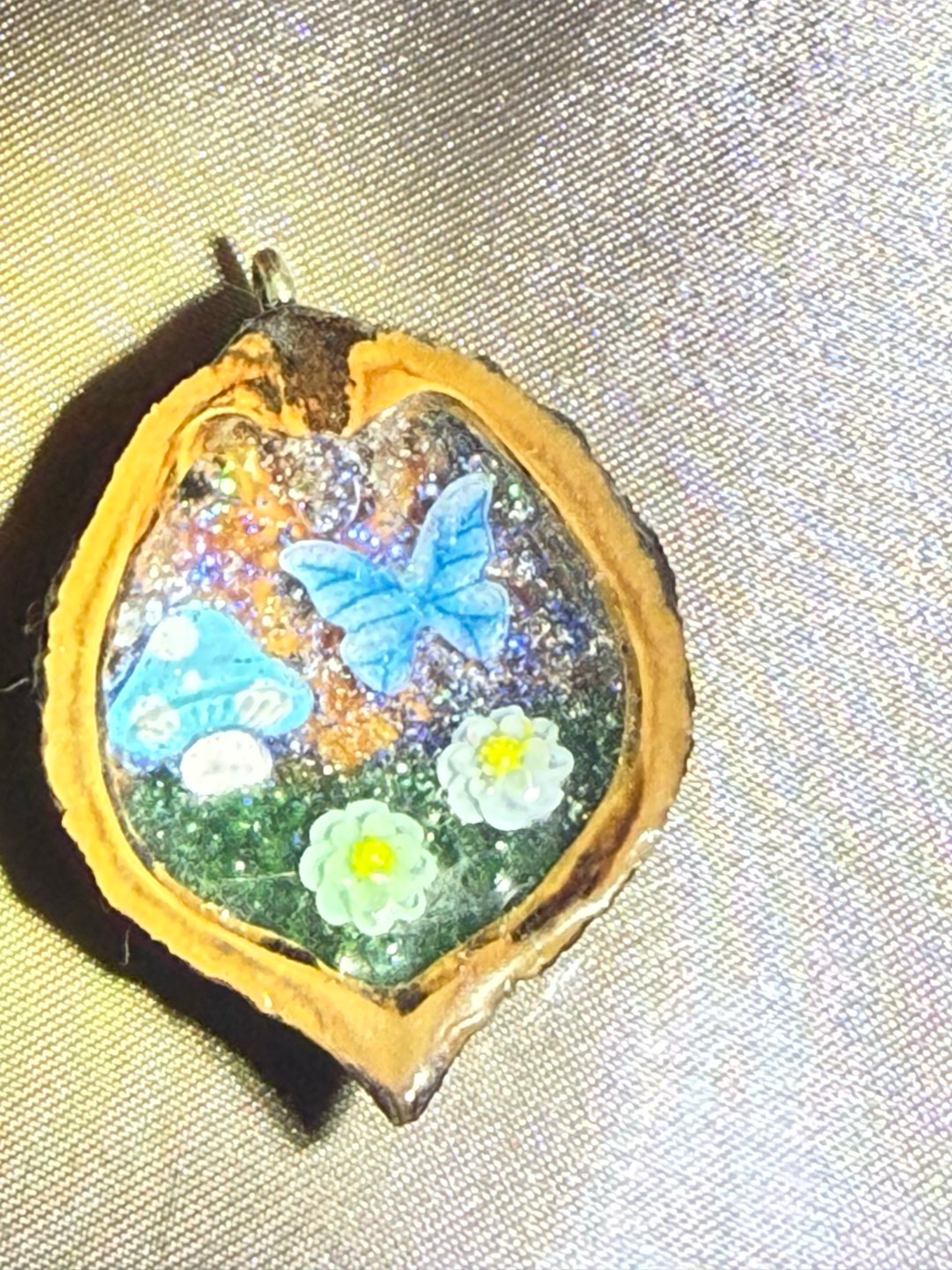 Preview pic of Walnut pendy