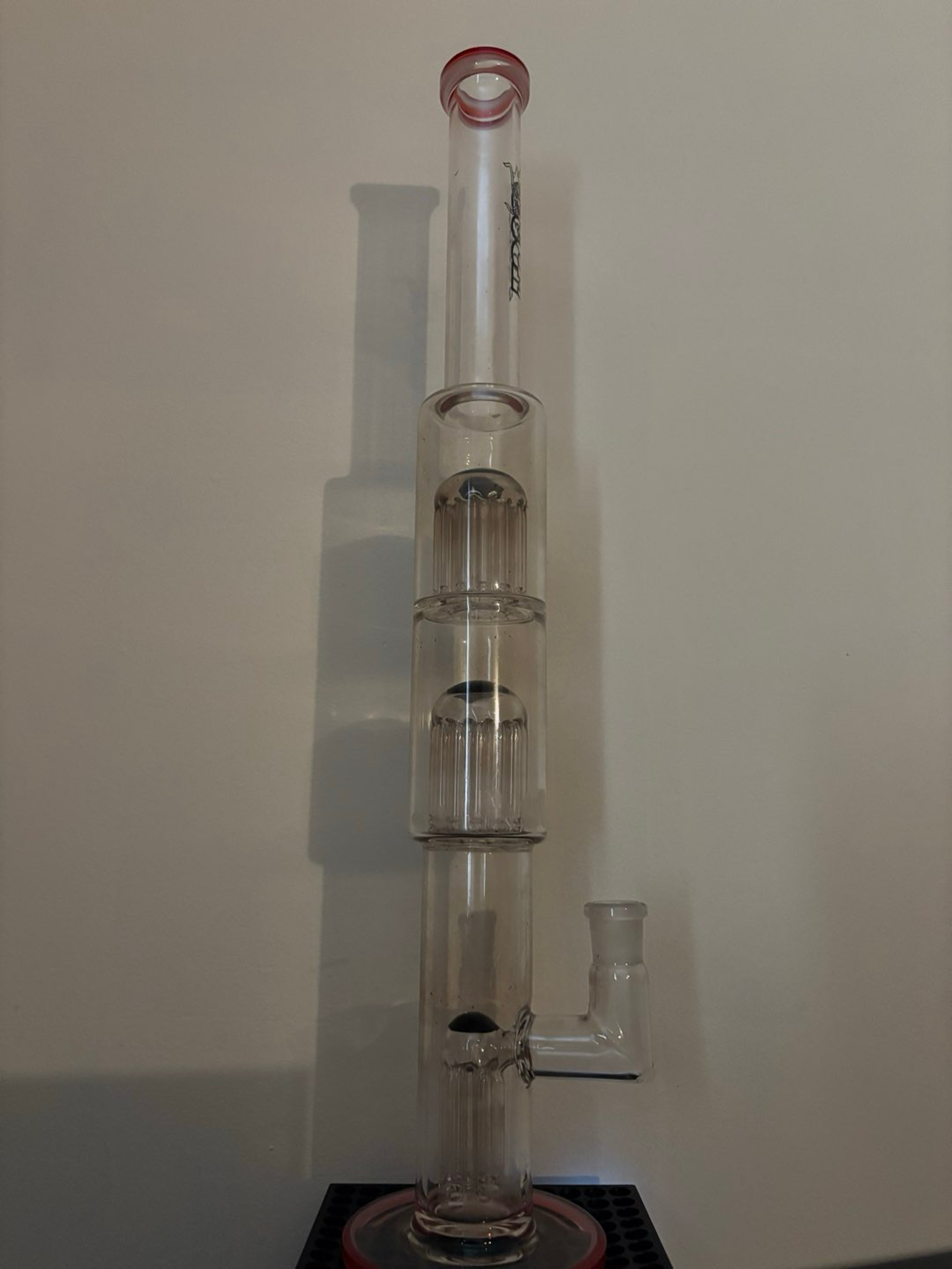 Toro Bong 18’mm with 2 sliders, ash catcher image 0