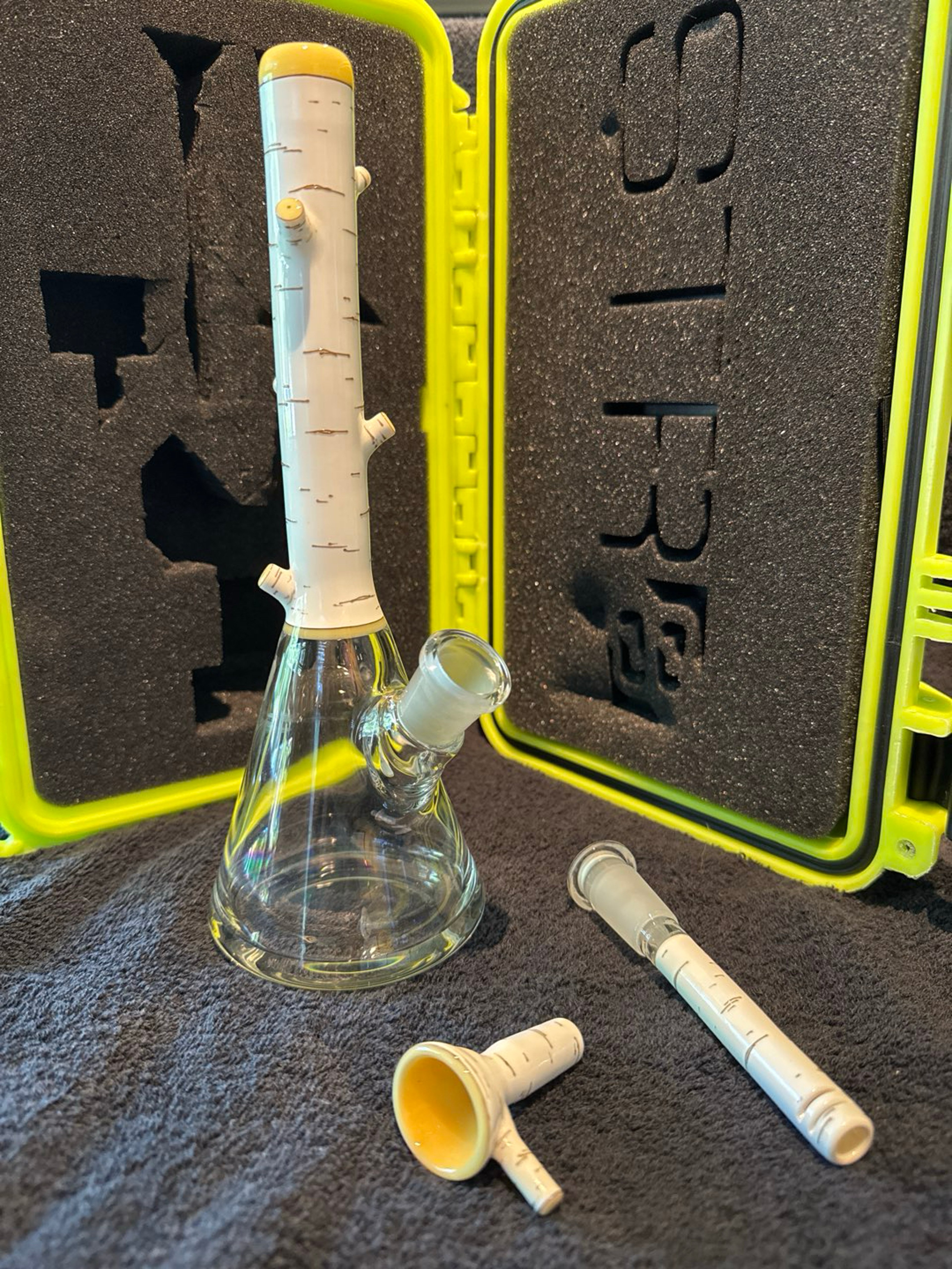 Preview pic of Foster 10” Bong Down Stem, Slide and Hard Case used