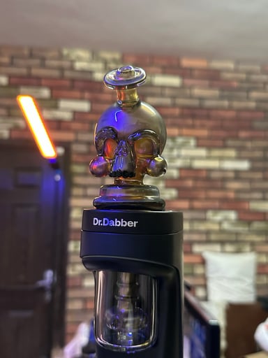 Preview pic of Dr Dabber Switch 2 glass attachment