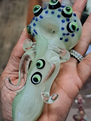 Preview pic of Beautiful Hand Pipe