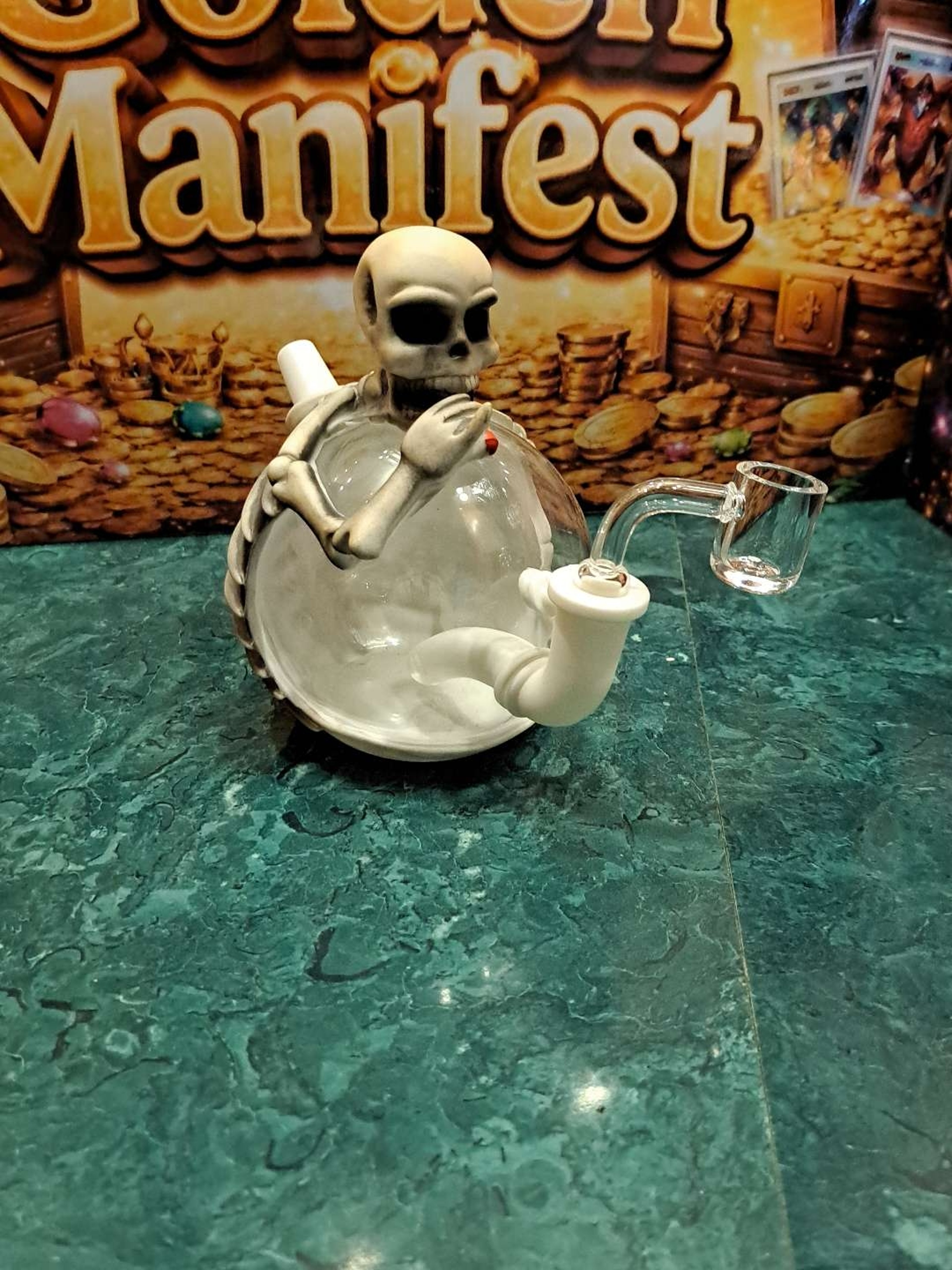 Preview pic of Mr.Skeleton Globe Pipe