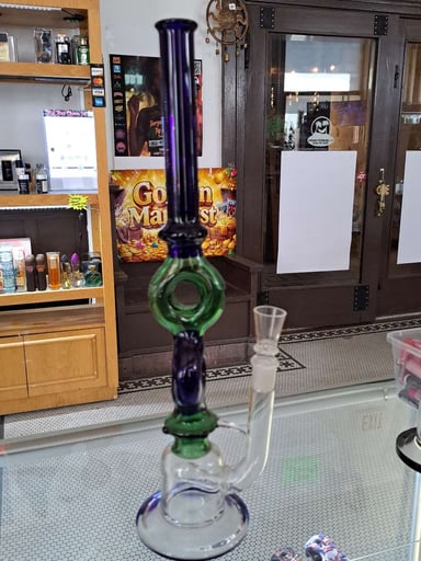 Preview pic of Blue and green O's 18" waterpipe. Bowl or Banger
