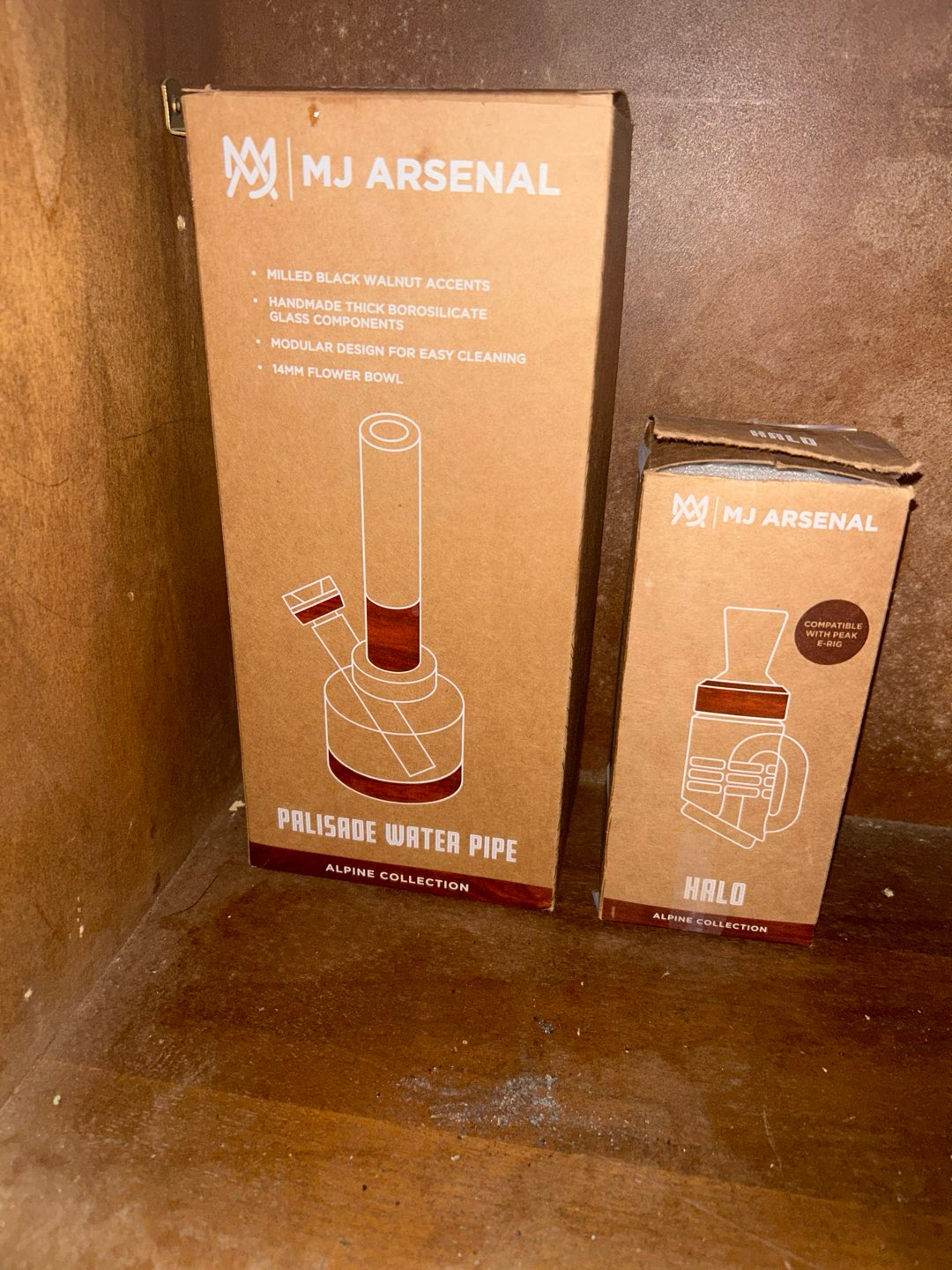 Preview pic of Mj peak topper and wood bong  with boxes , lightly used maybe 20 rips on both