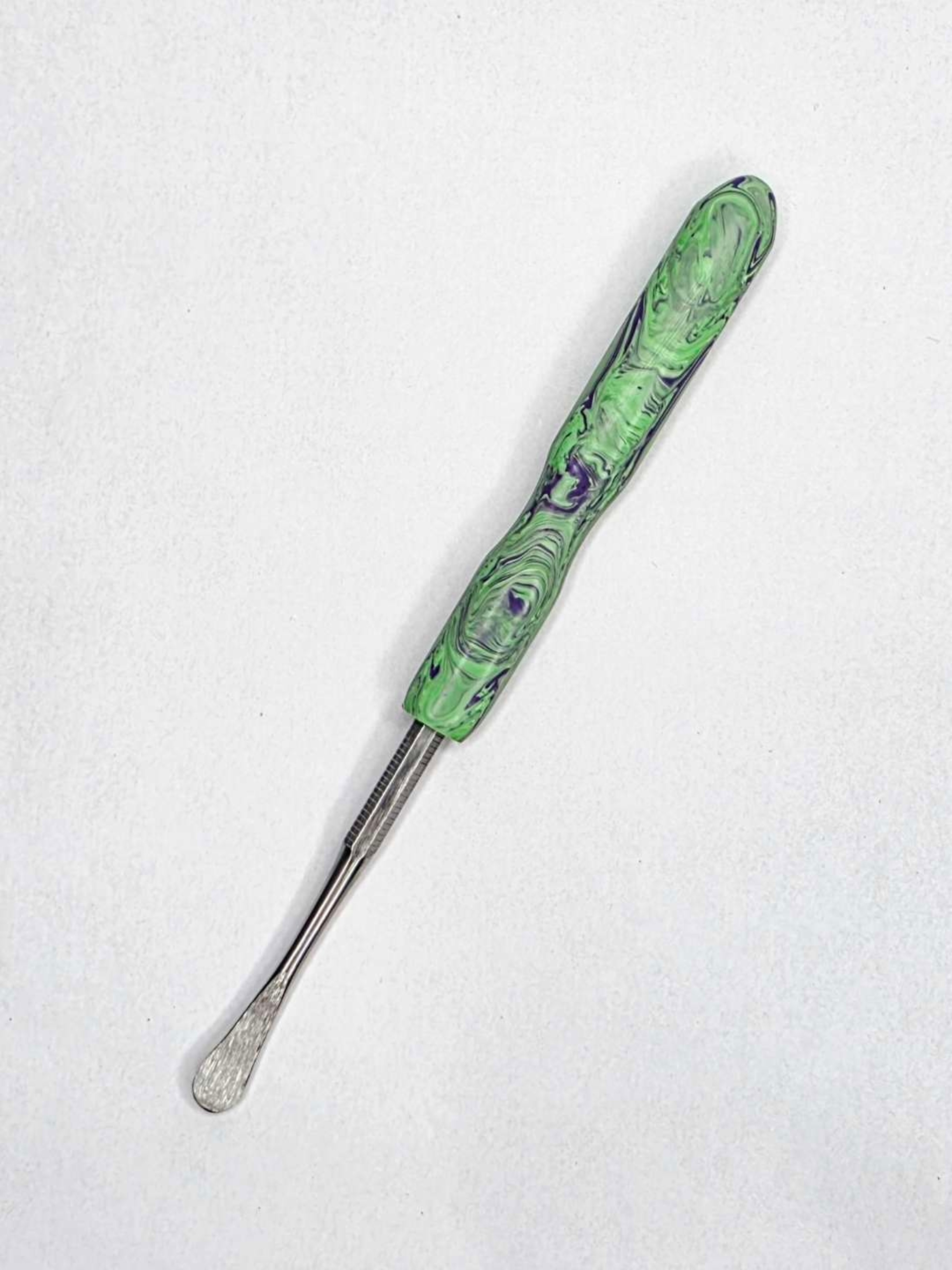 Preview pic of ENCHANTED VENOM – Dab Tool- by The Mellow Box