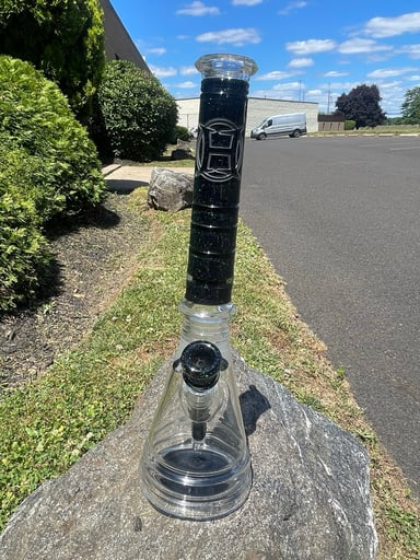 Preview pic of Huffy Crushed Opal Bong