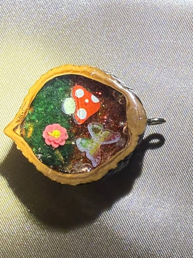 Preview pic of Walnut pendy
