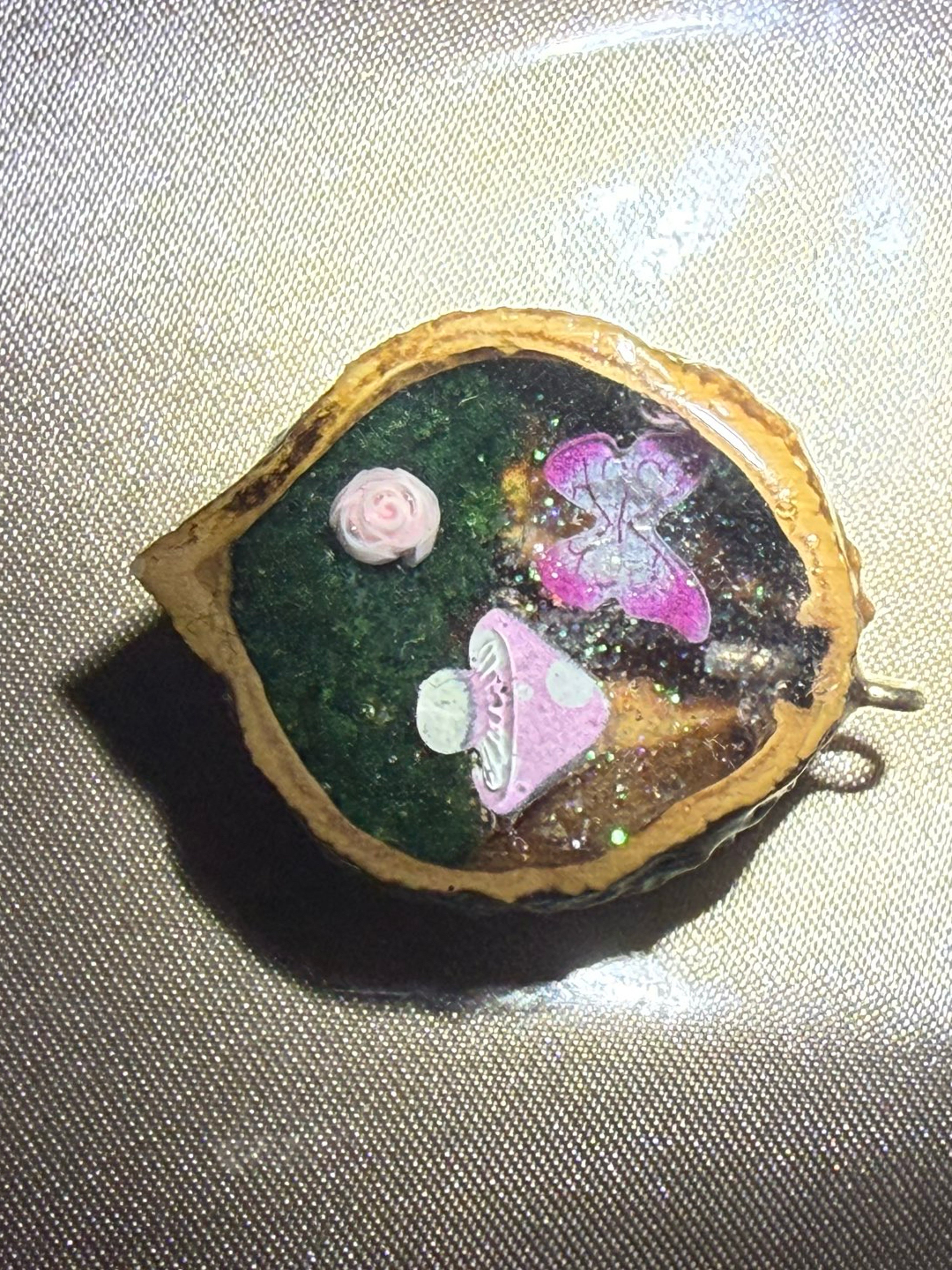 Preview pic of Walnut pendy