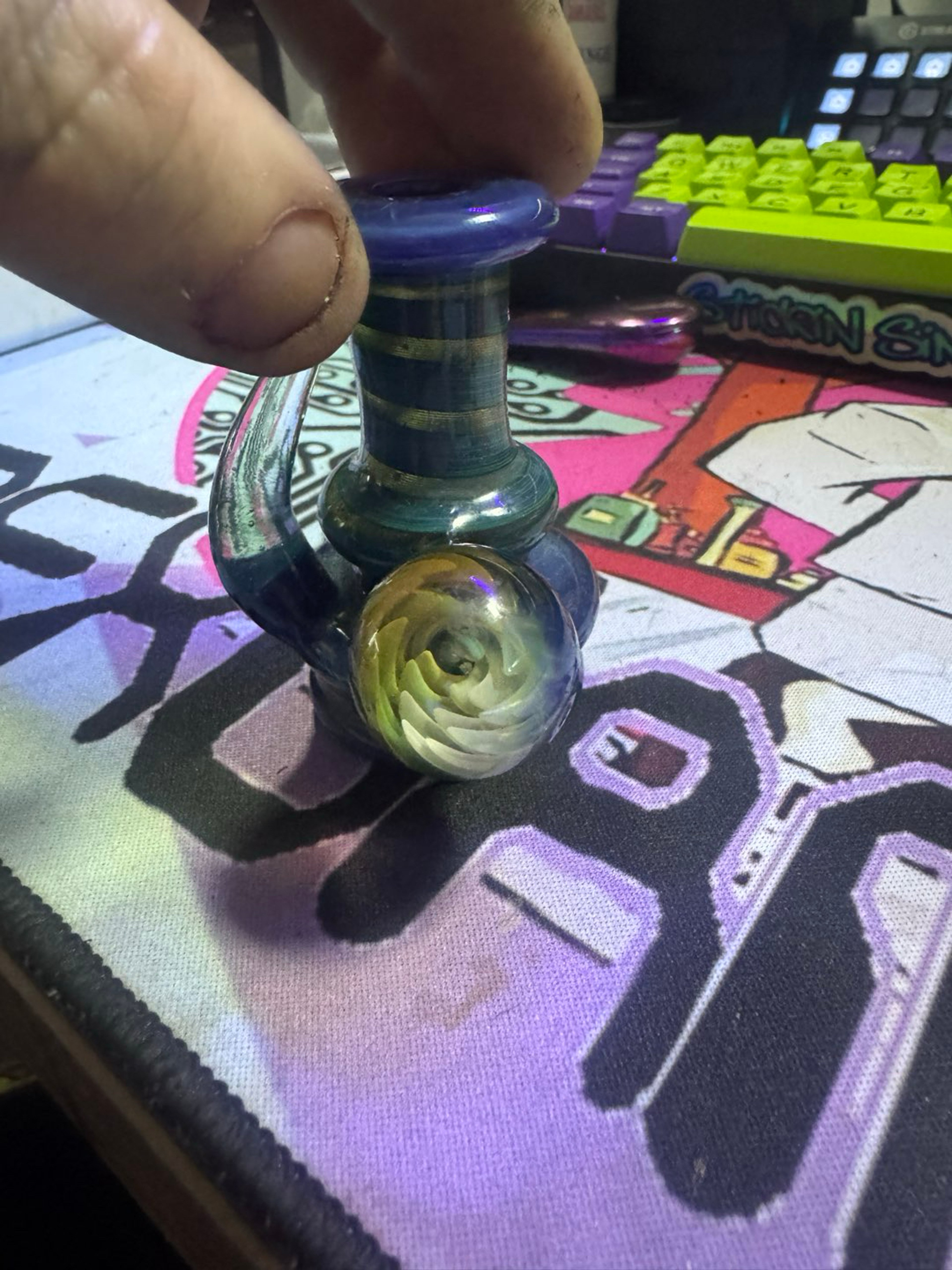 Preview pic of Custom puffco top with a pastel vortex implosion