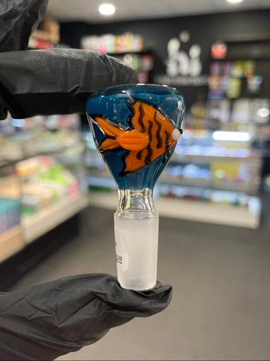 Preview pic of Waynes Glass Fish Slide 3