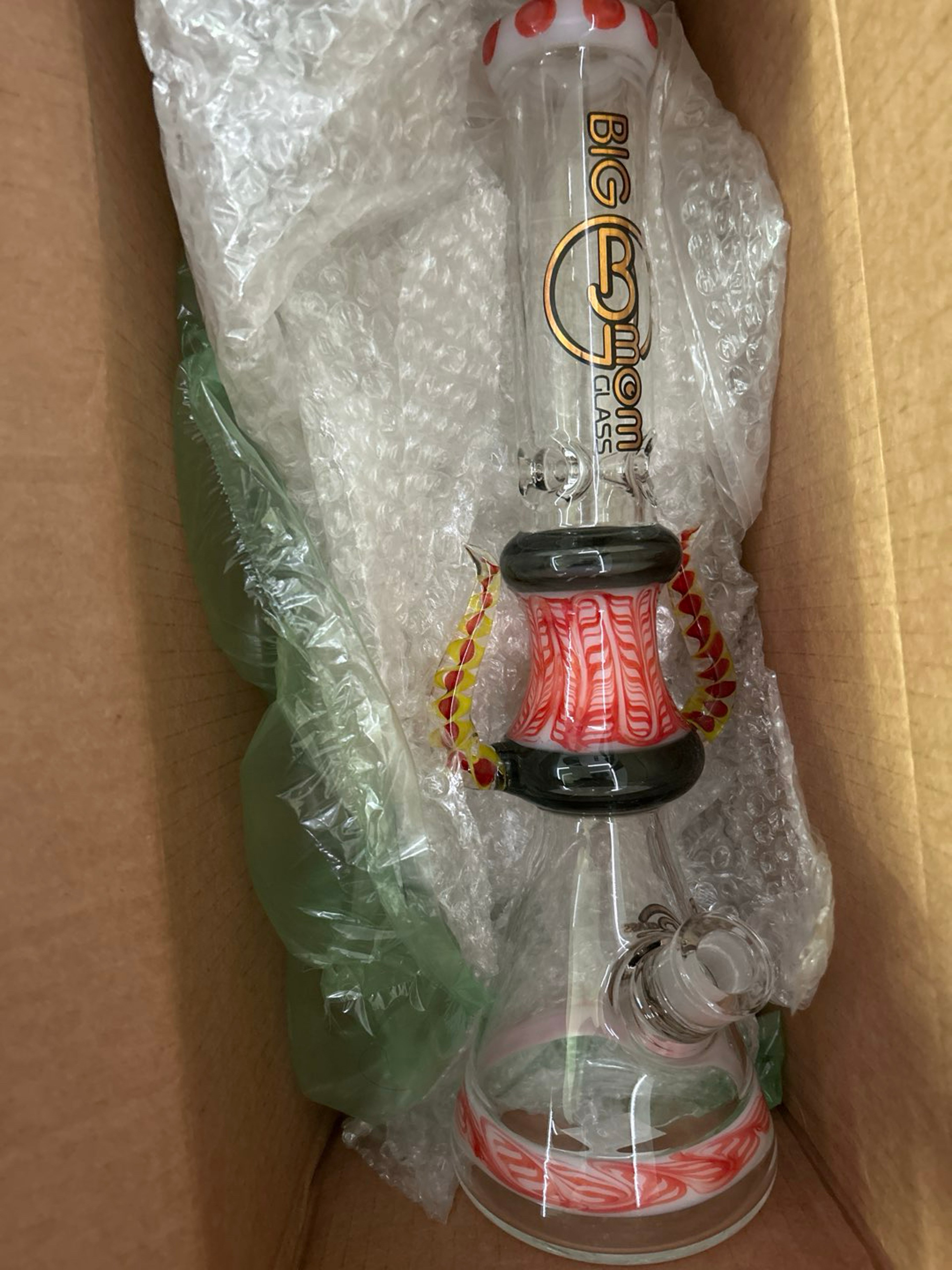 Preview pic of Lookah bong about 15-20 inches