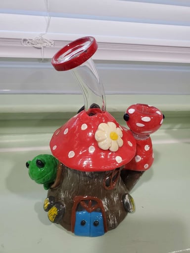 Preview pic of Forest Mushroom Hut Bubbler