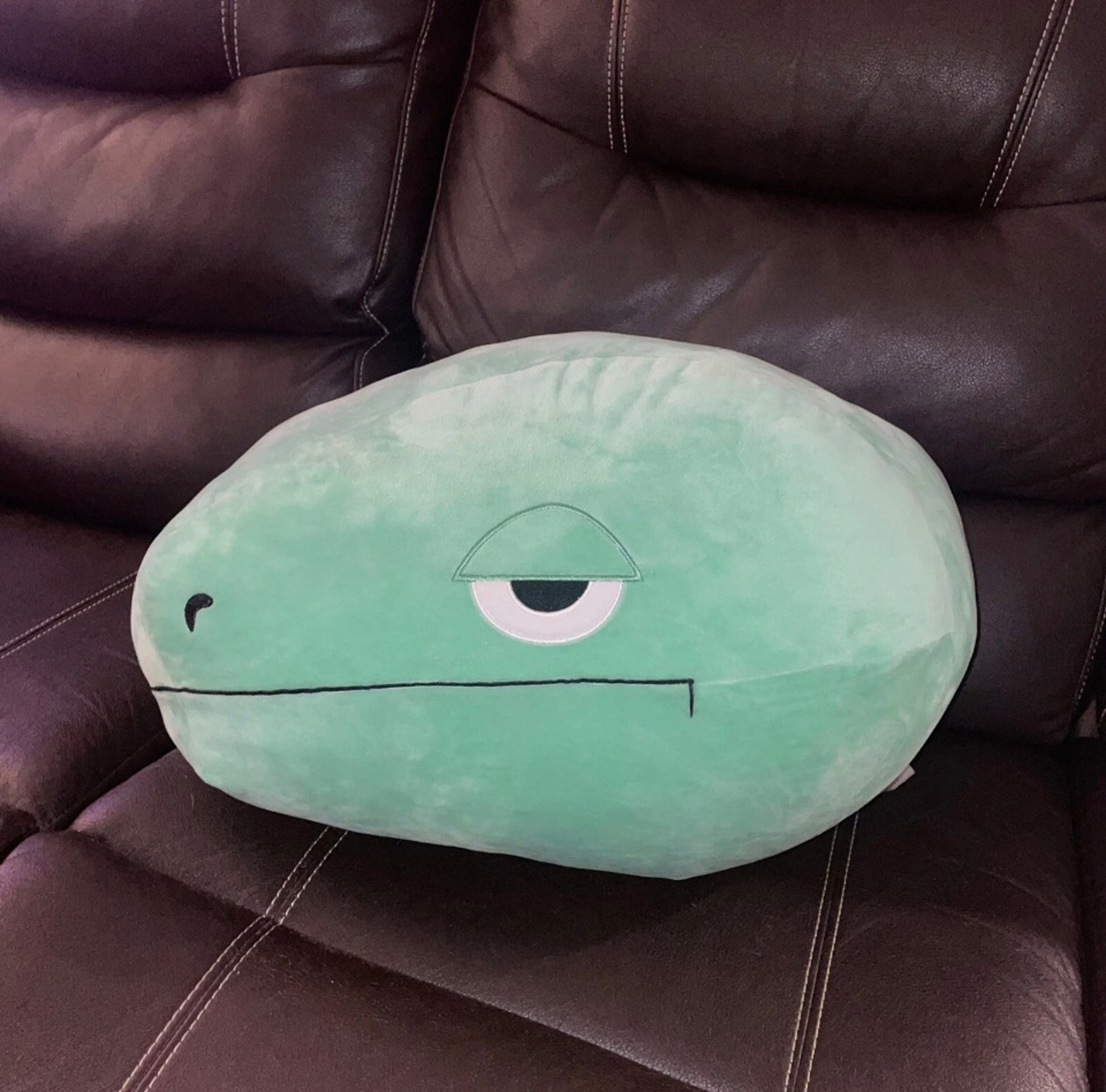 Preview pic of Elbo Closed Dino Mouth plush pillow