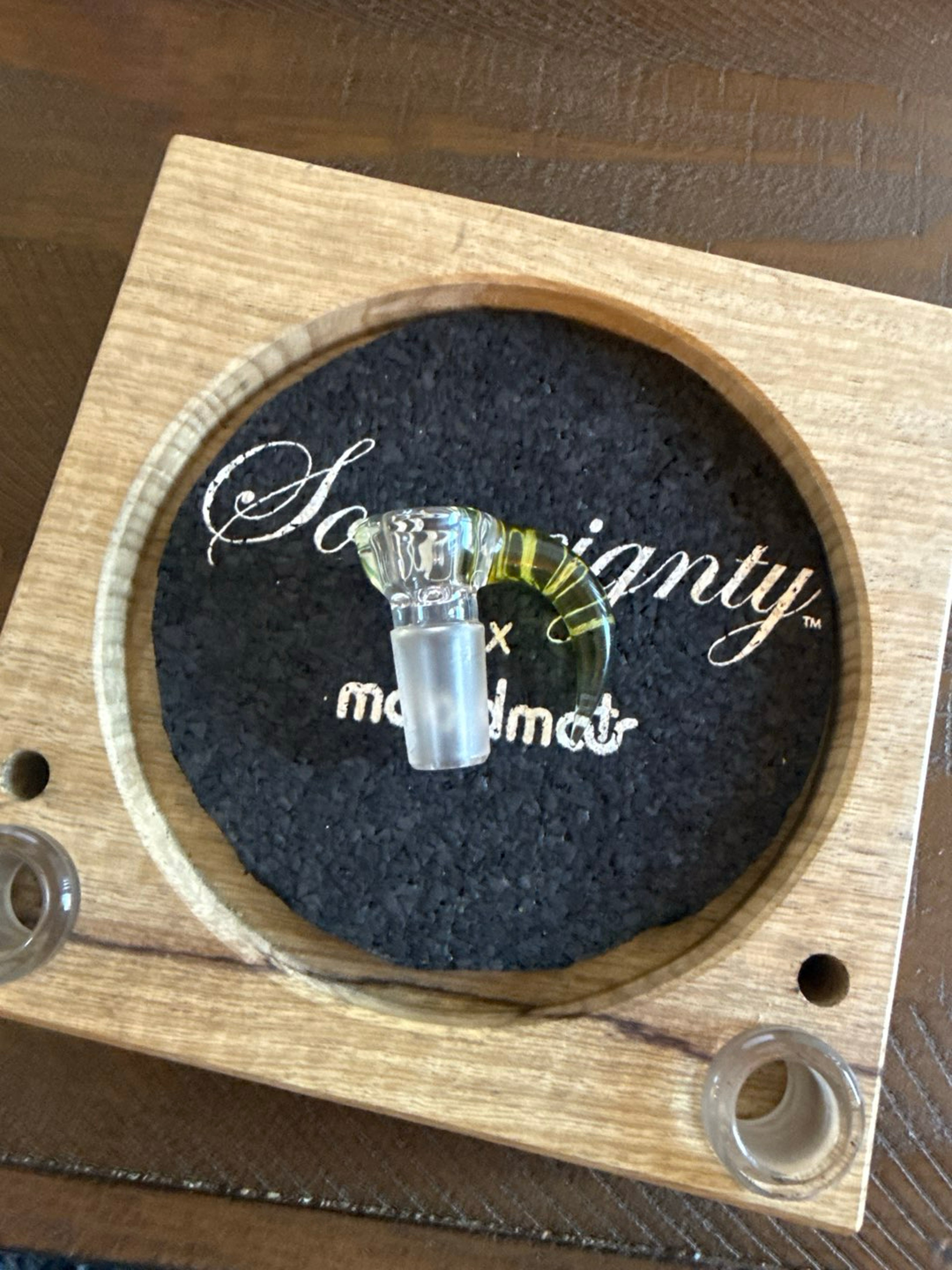 Preview pic of Sovereignty glass slide
