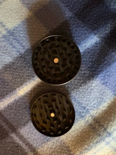 Preview pic of 4 piece metal grinder