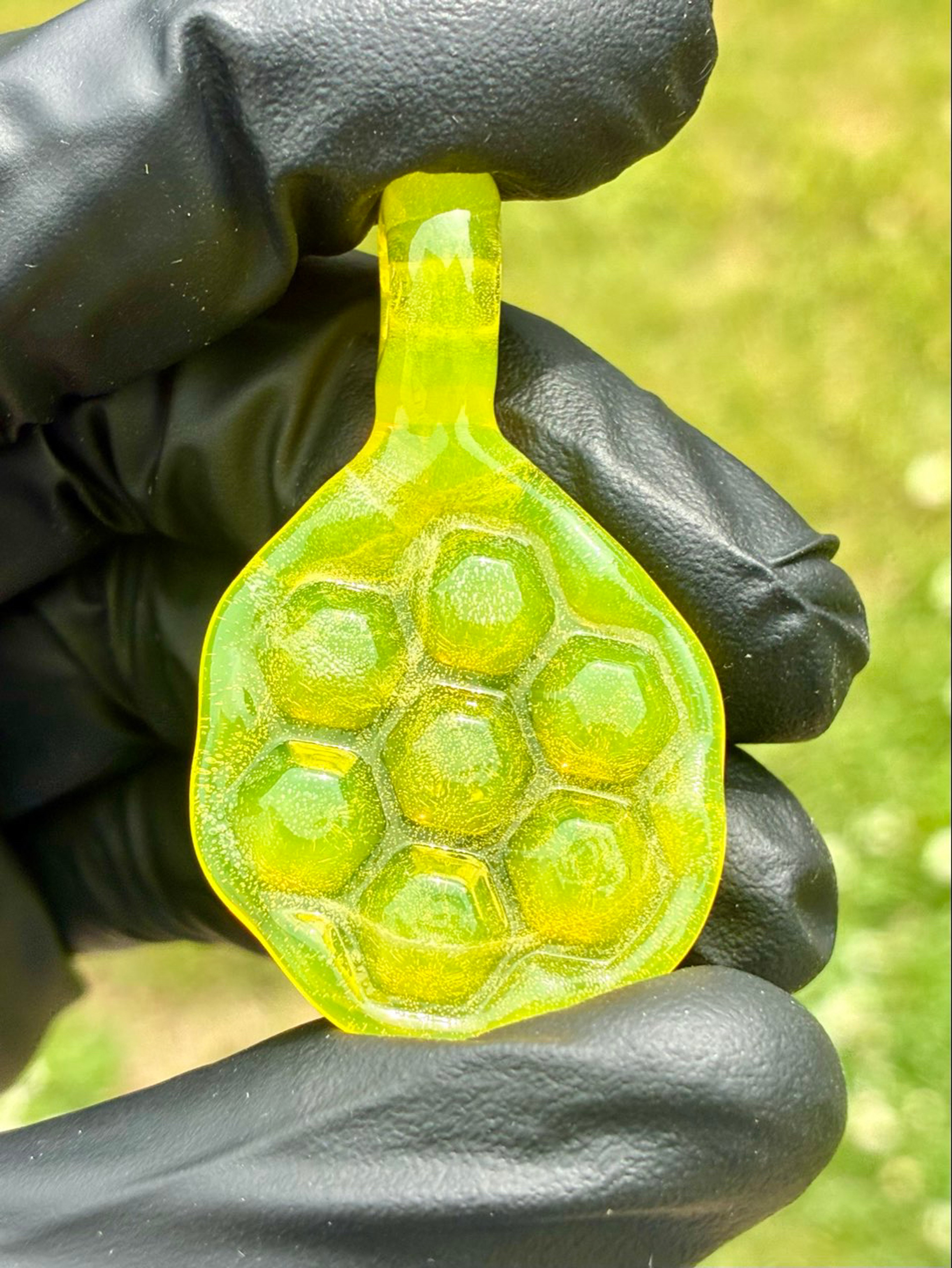 Preview pic of Honeycomb pendant 0208 UV