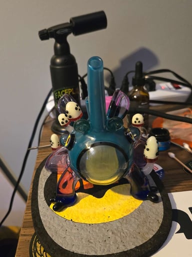 Preview pic of BFF Glass UV Mushroom Lazyass Mouthbreather