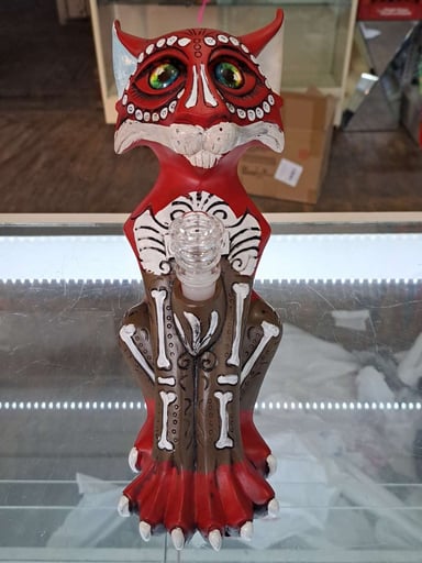 Preview pic of Sugar Skull Cat Bong Really Heavy Resin