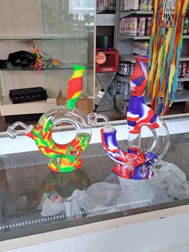 Preview pic of 3 in 1 silicone and glass bong nectar collector